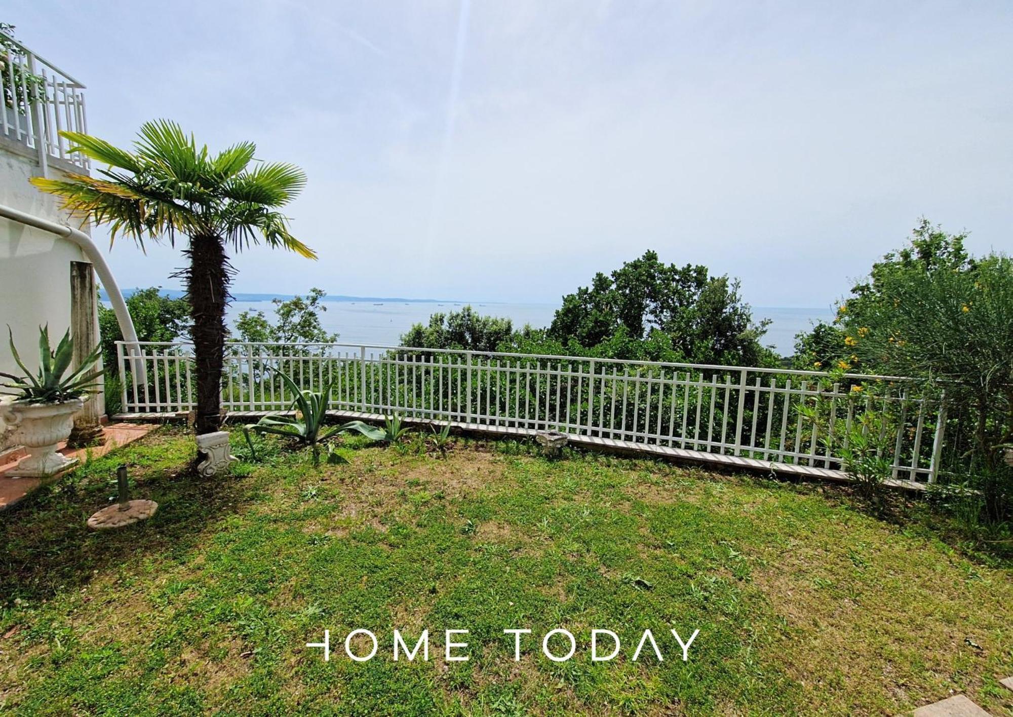 Ht - Loft Al Castello Di Miramare Con Vista Apartment Grignano  Exterior photo